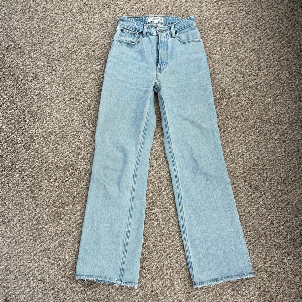 Abercrombie Curve Love High Rise 90s Relaxed Jean